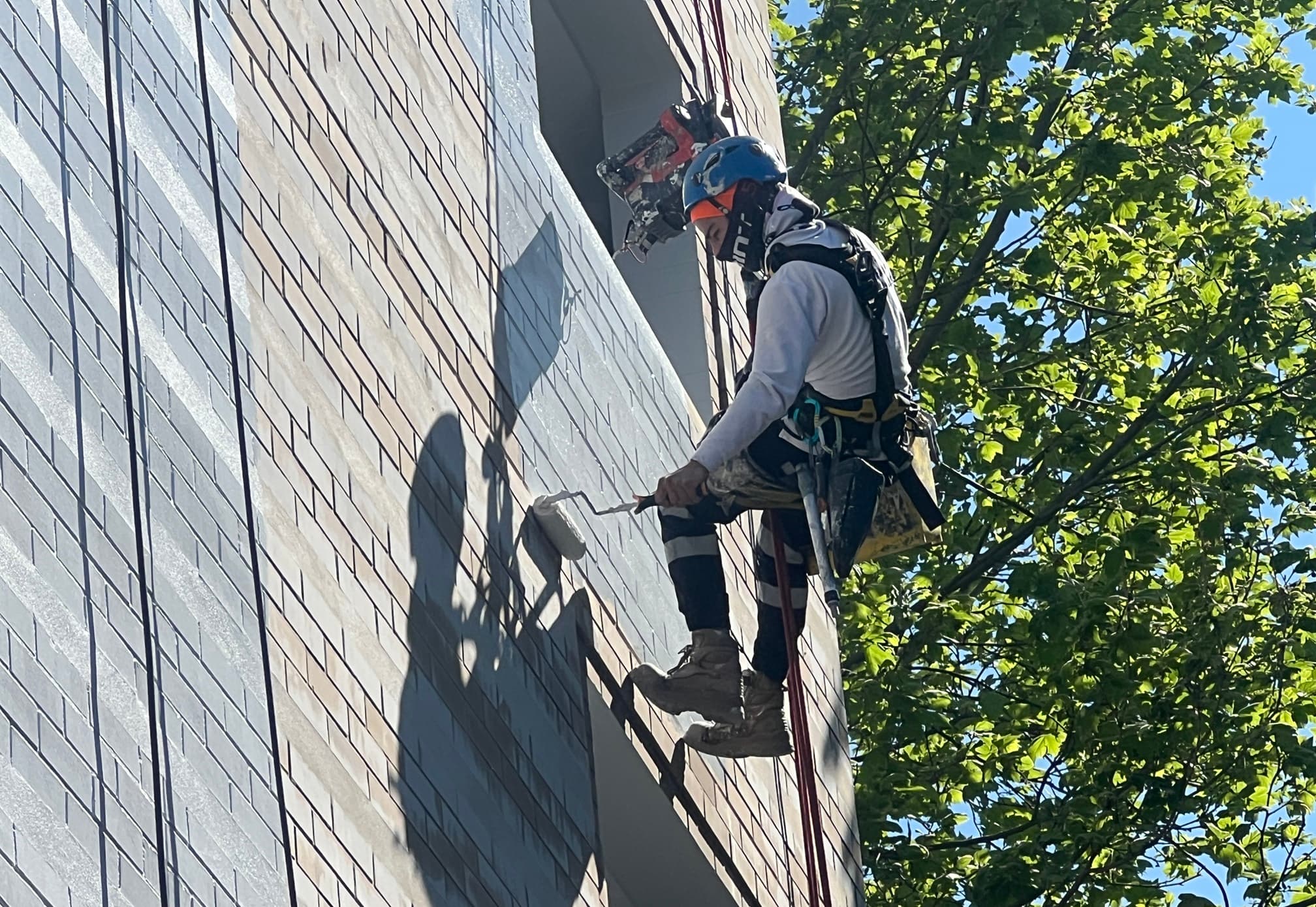 APZ rope access exterior painting
